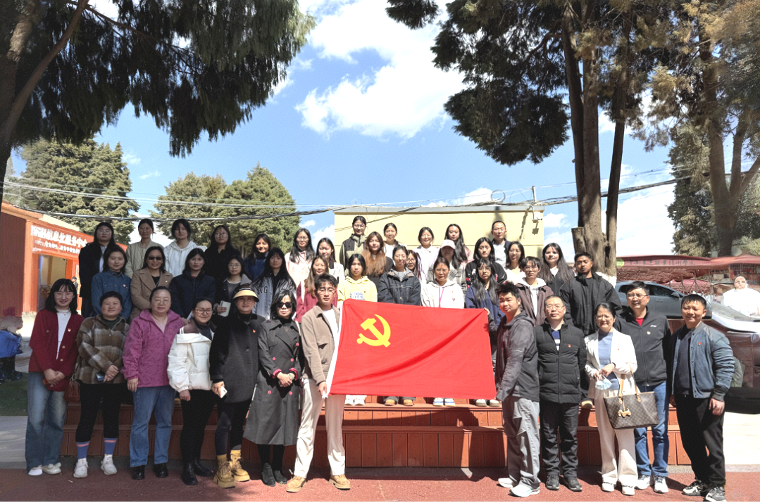 “谈心谈话促培养，卫生检查筑健康”经济管理学院党总支两支部开展主题党日活动